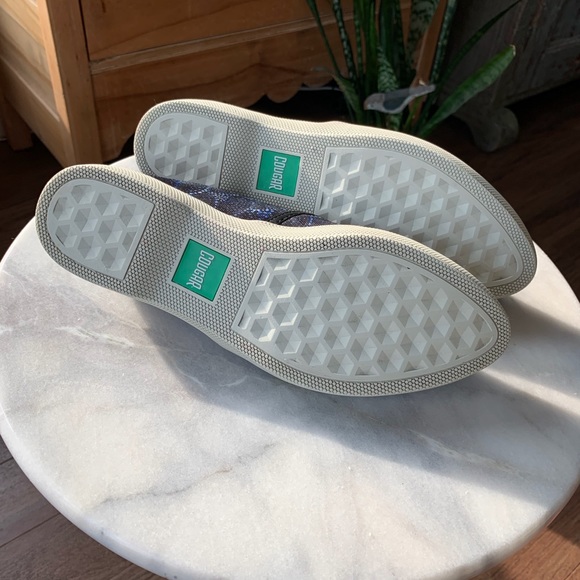 Cougar Canvas Shoes - Picture 5 of 6